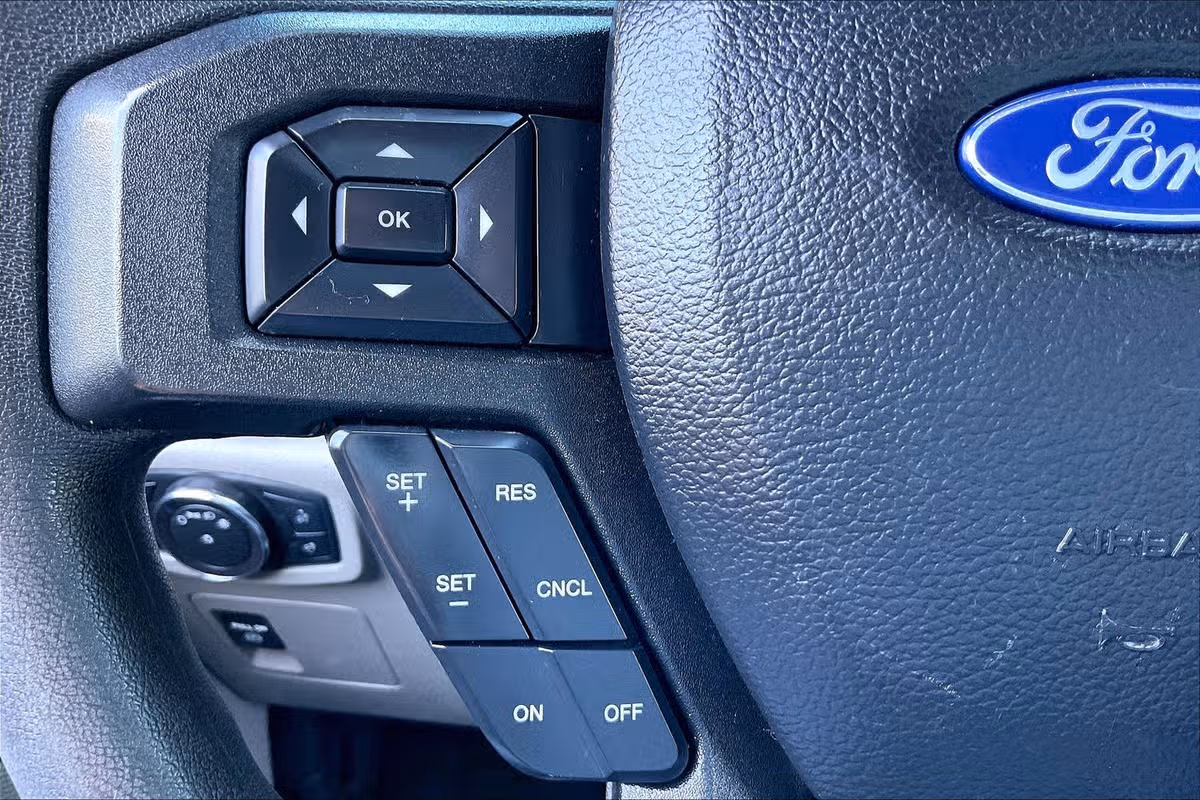 2019 Ford F-150 XLT SuperCrew Image 17