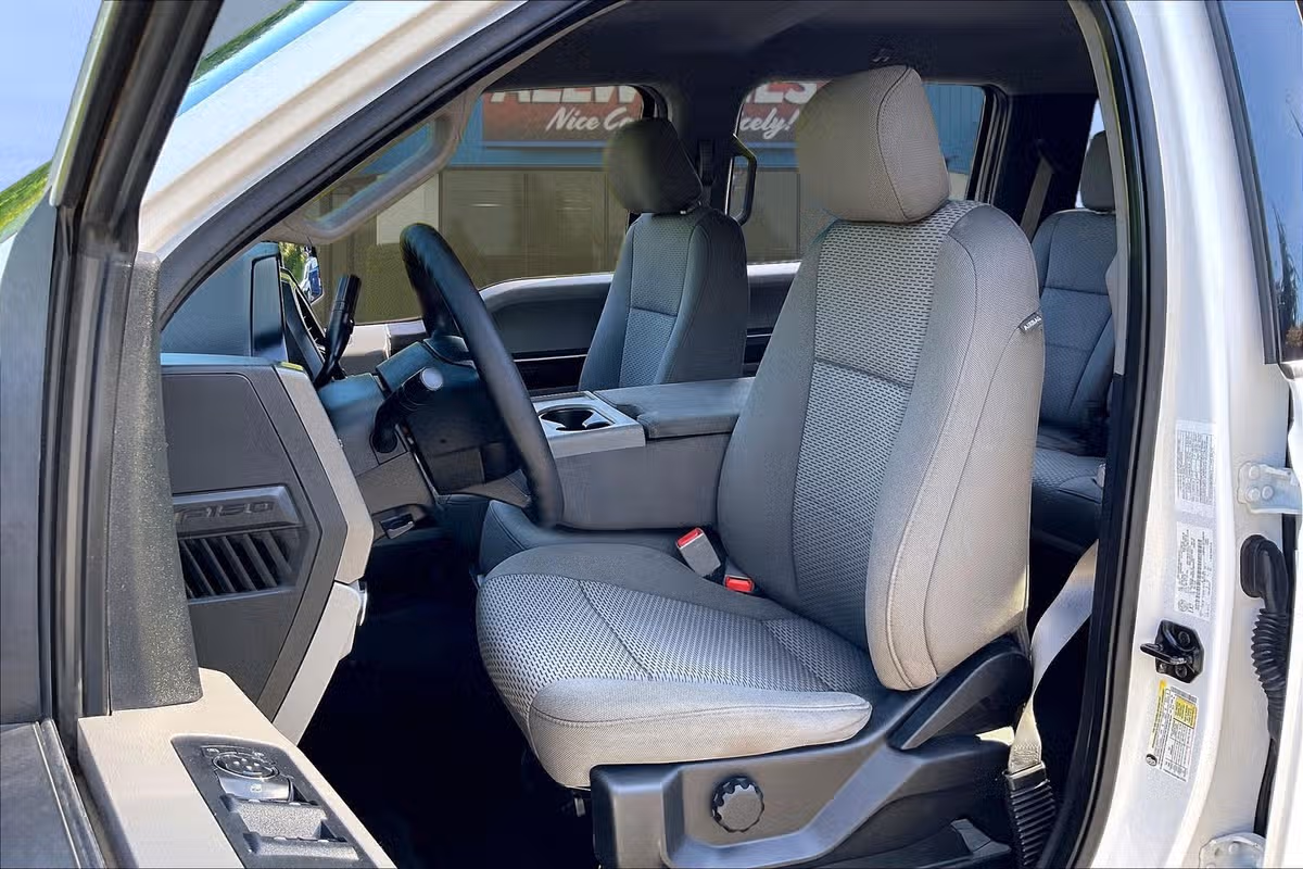 2019 Ford F-150 XLT SuperCrew Image 24