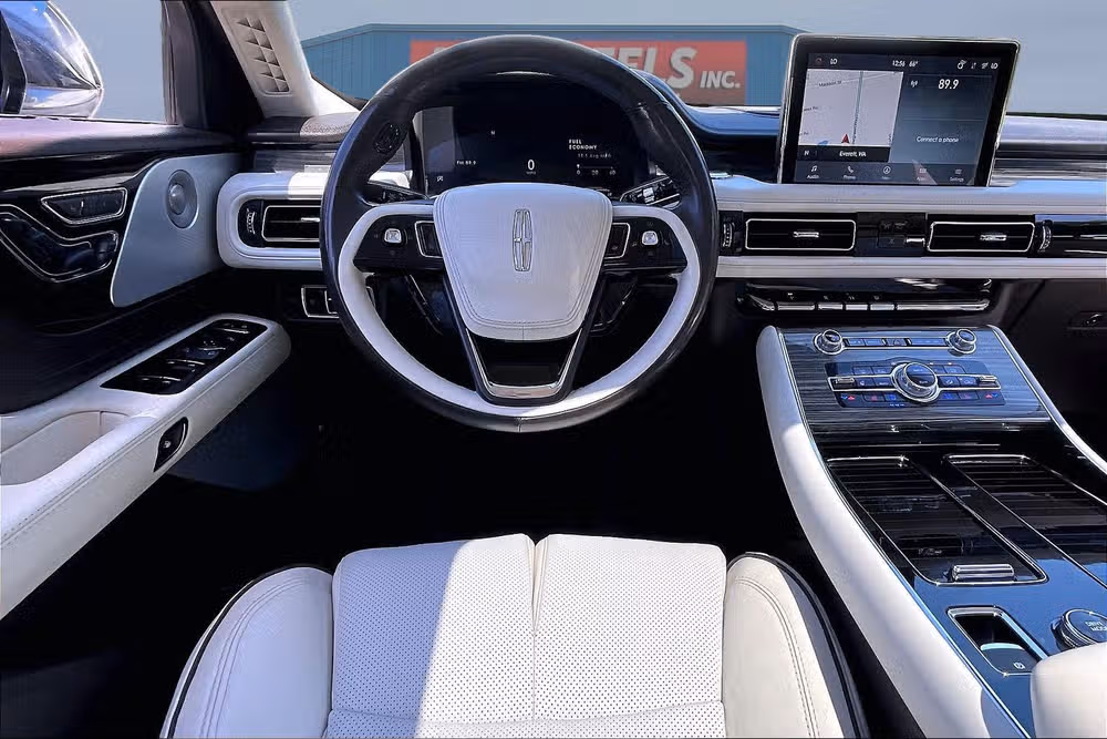 2022 Lincoln Aviator Black Label Image 5
