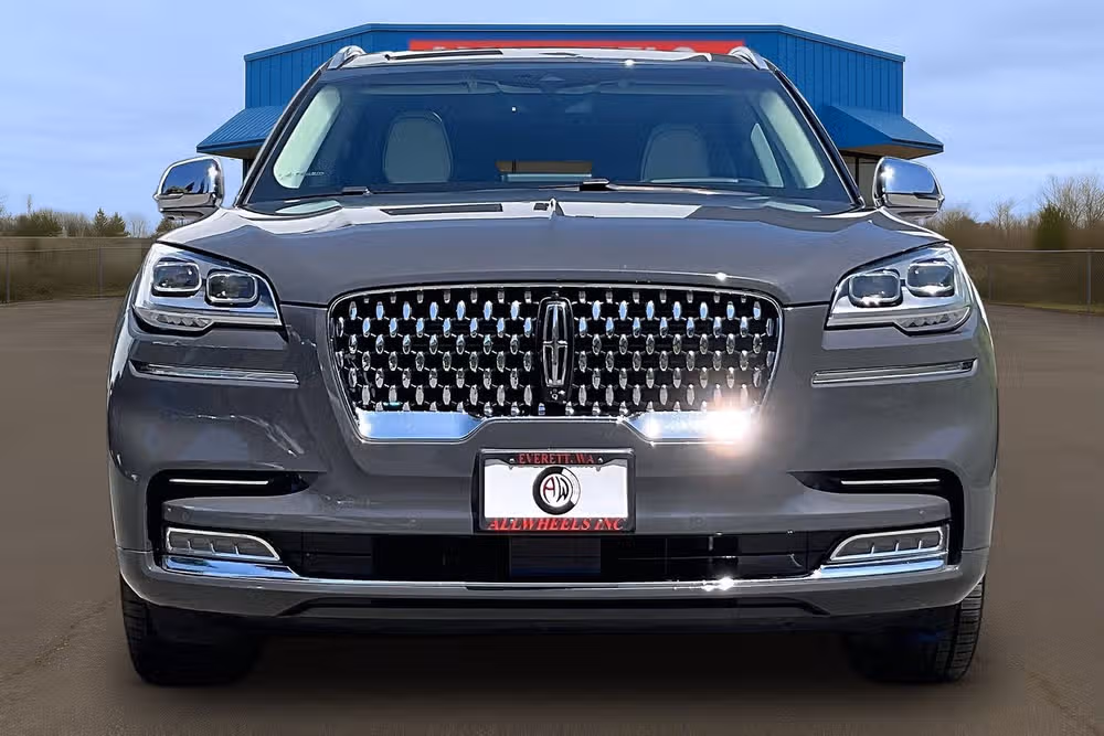 2022 Lincoln Aviator Black Label Image 3