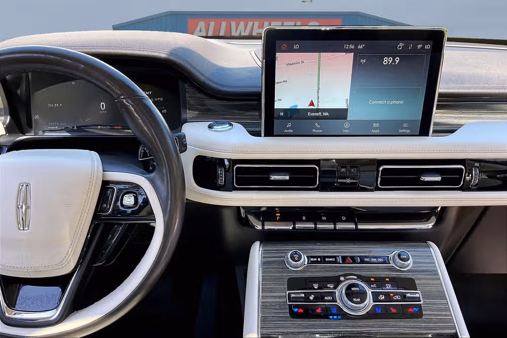 2022 Lincoln Aviator Black Label Image 6