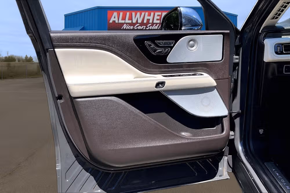 2022 Lincoln Aviator Black Label Image 22
