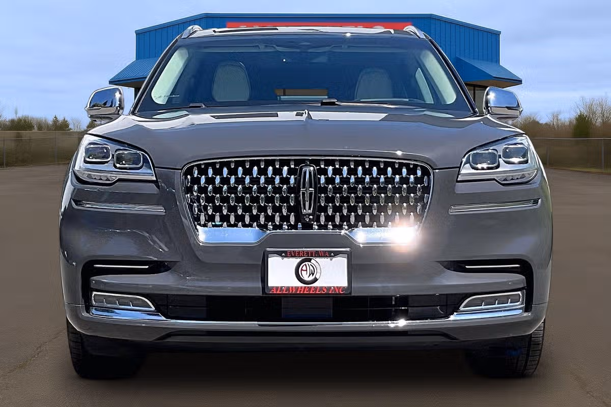 2022 Lincoln Aviator Black Label Image 3