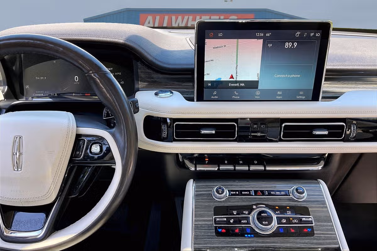 2022 Lincoln Aviator Black Label Image 6