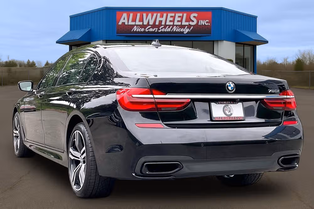 2018 BMW 7 Series 750i Image 2