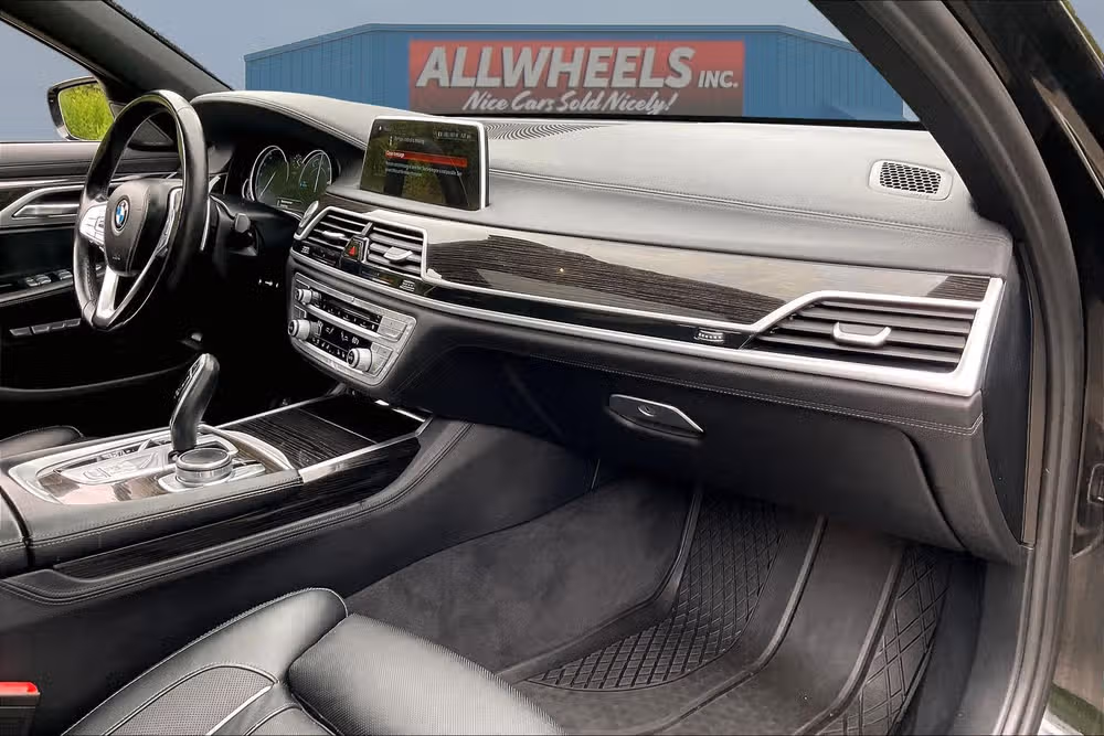 2018 BMW 7 Series 750i Image 15