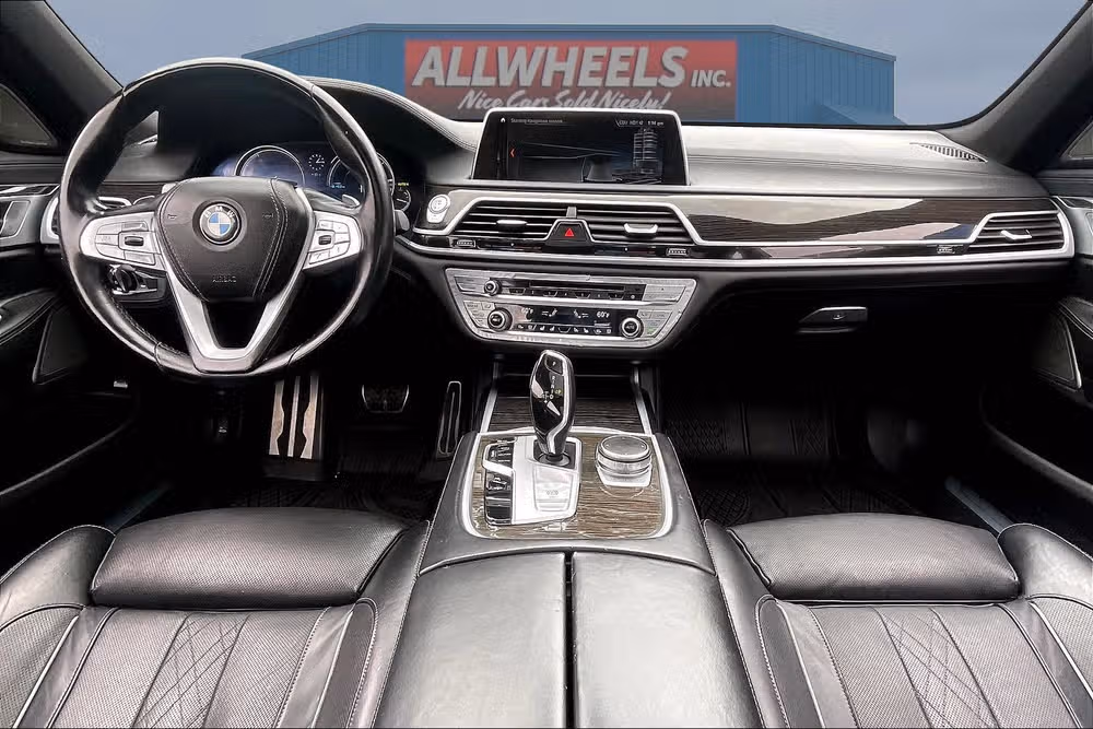 2018 BMW 7 Series 750i Image 14