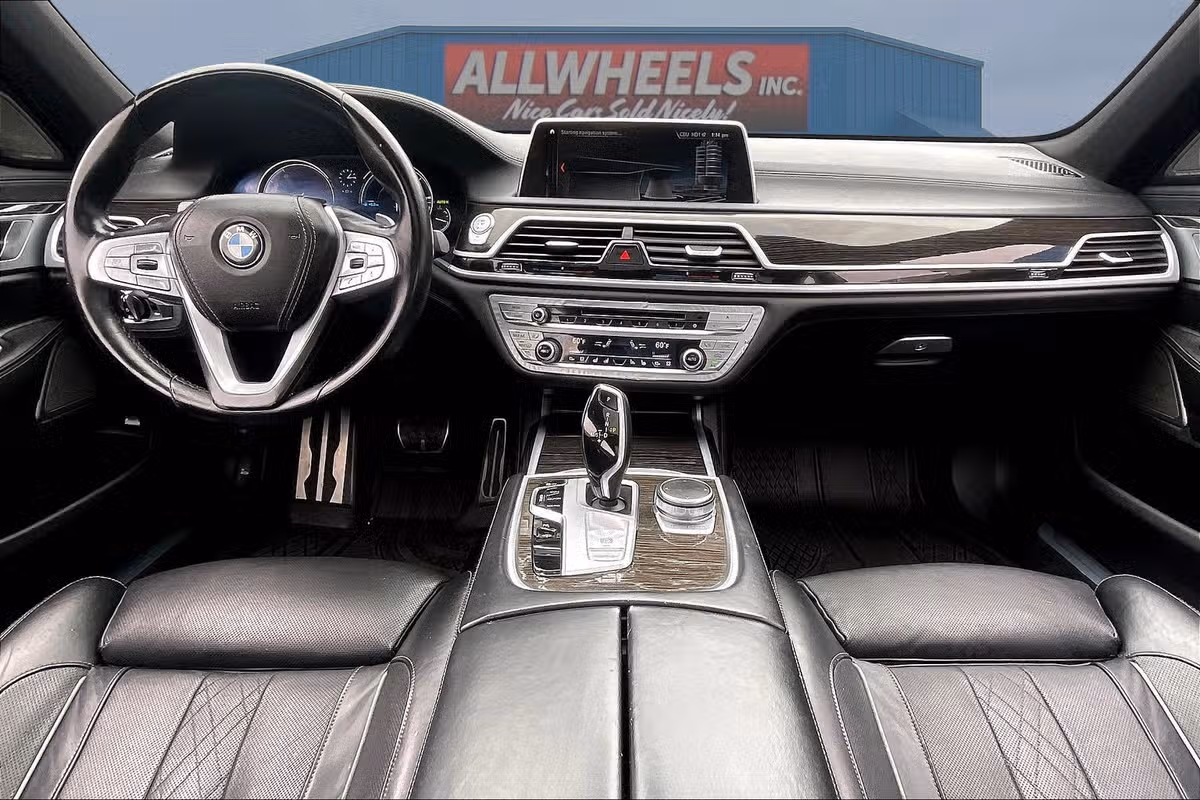 2018 BMW 7 Series 750i Image 14