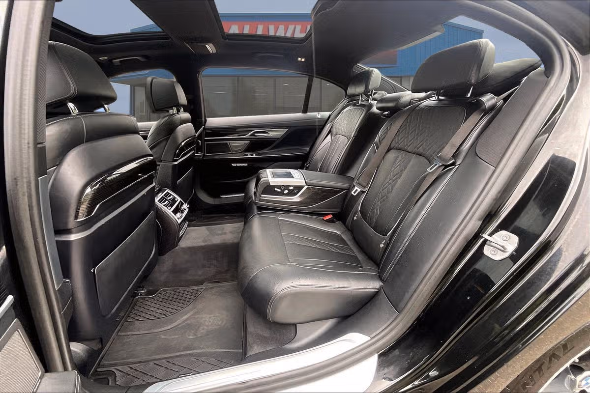 2018 BMW 7 Series 750i Image 24