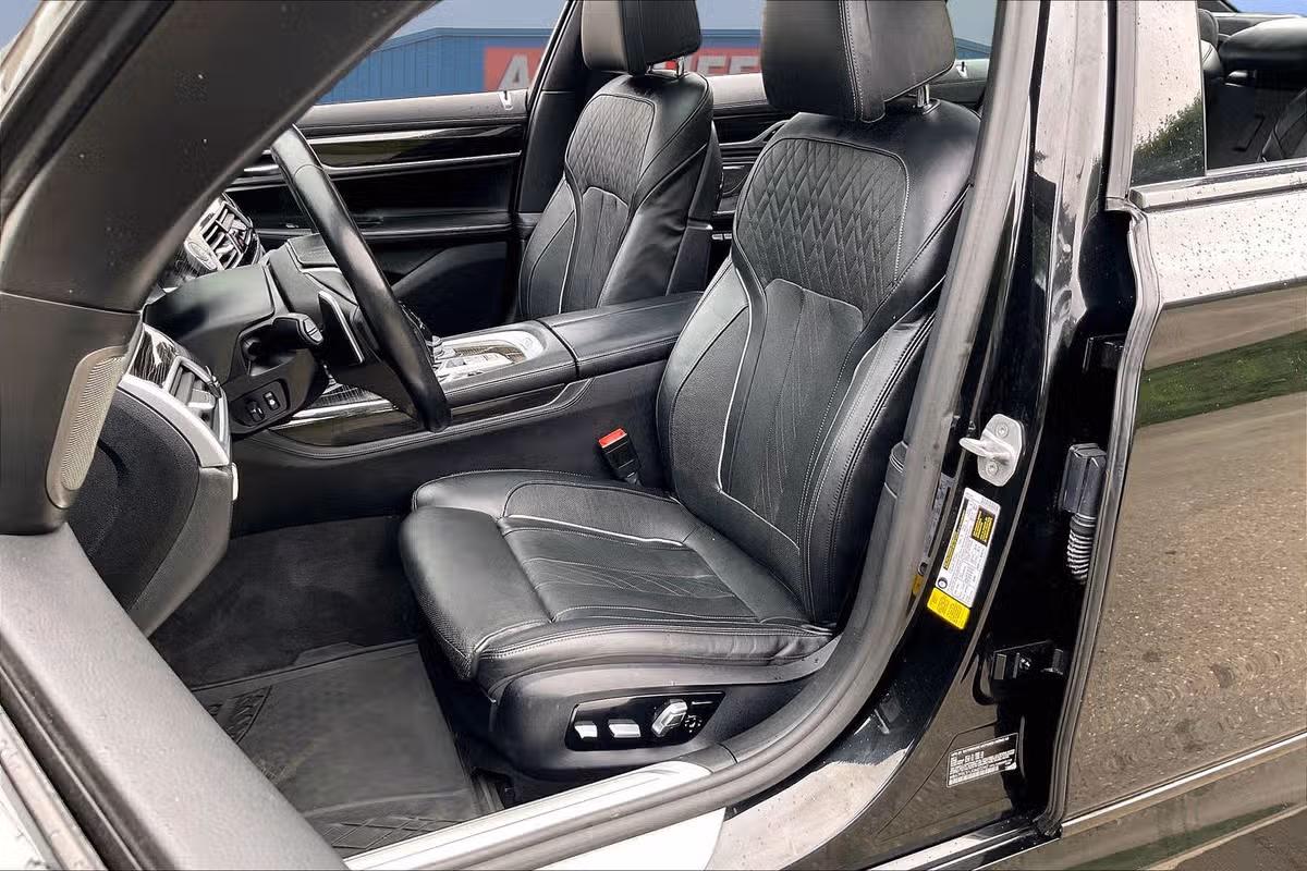 2018 BMW 7 Series 750i Image 23
