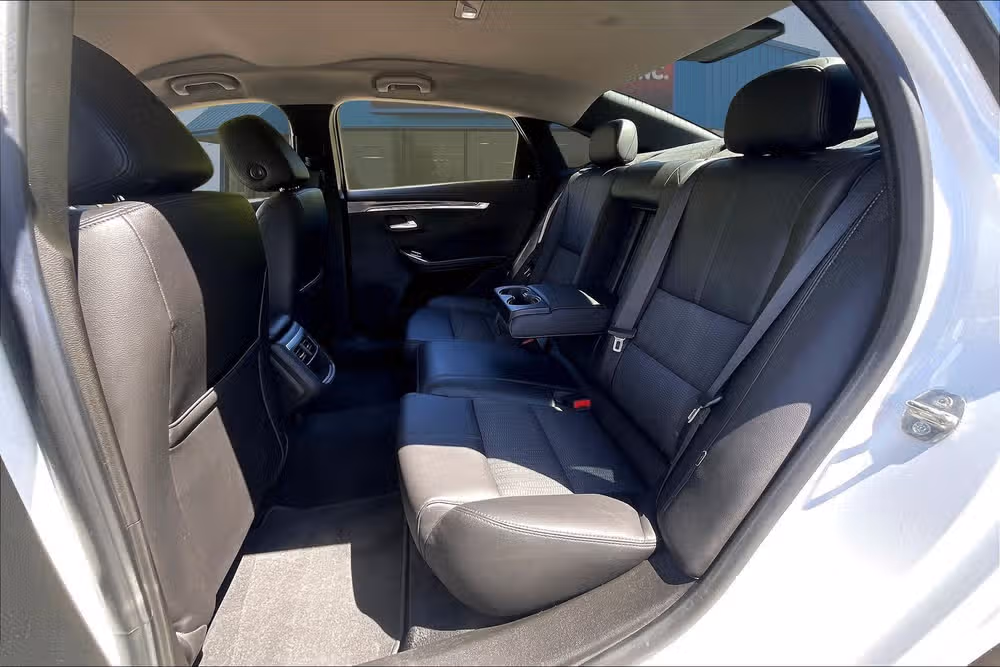 2019 Chevrolet Impala LT Image 24