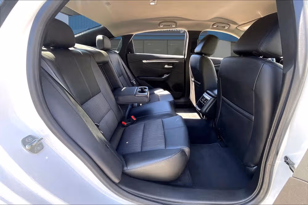 2019 Chevrolet Impala LT Image 25
