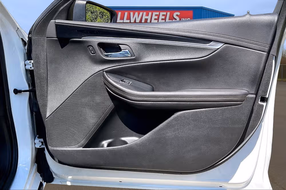 2019 Chevrolet Impala LT Image 22