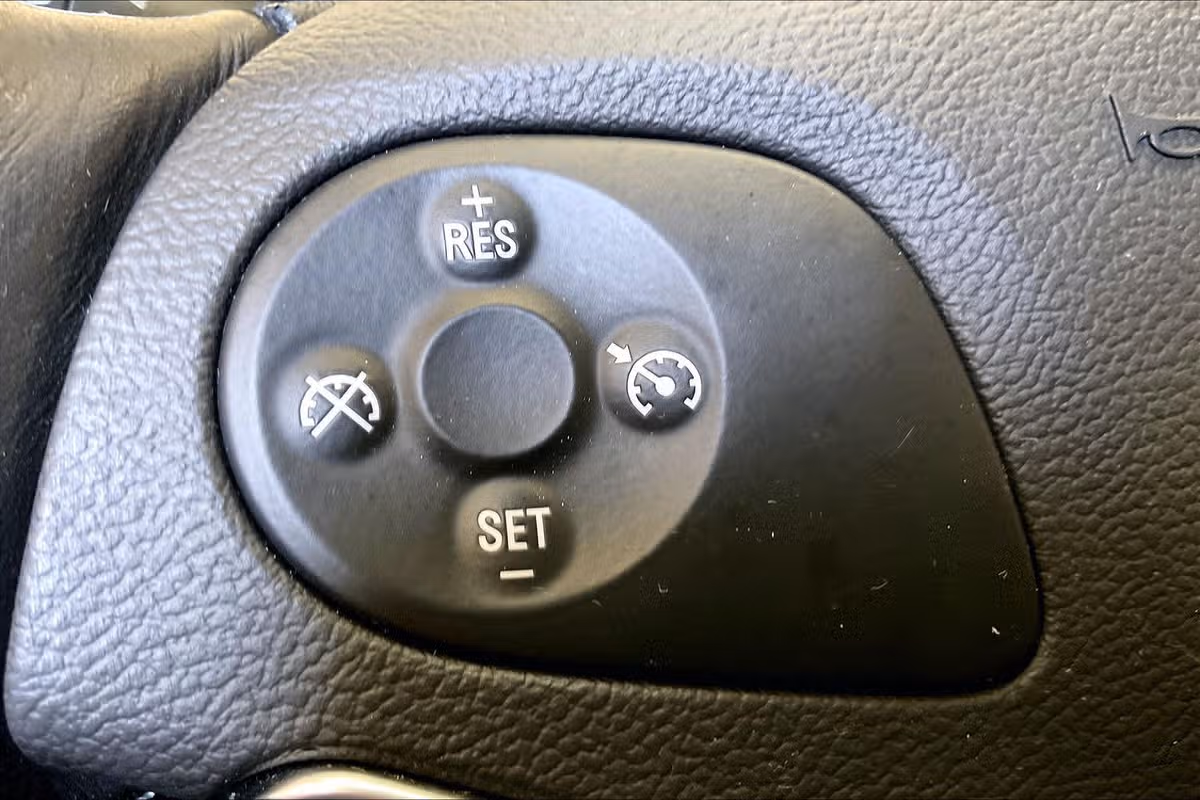 2019 Chevrolet Impala LT Image 16