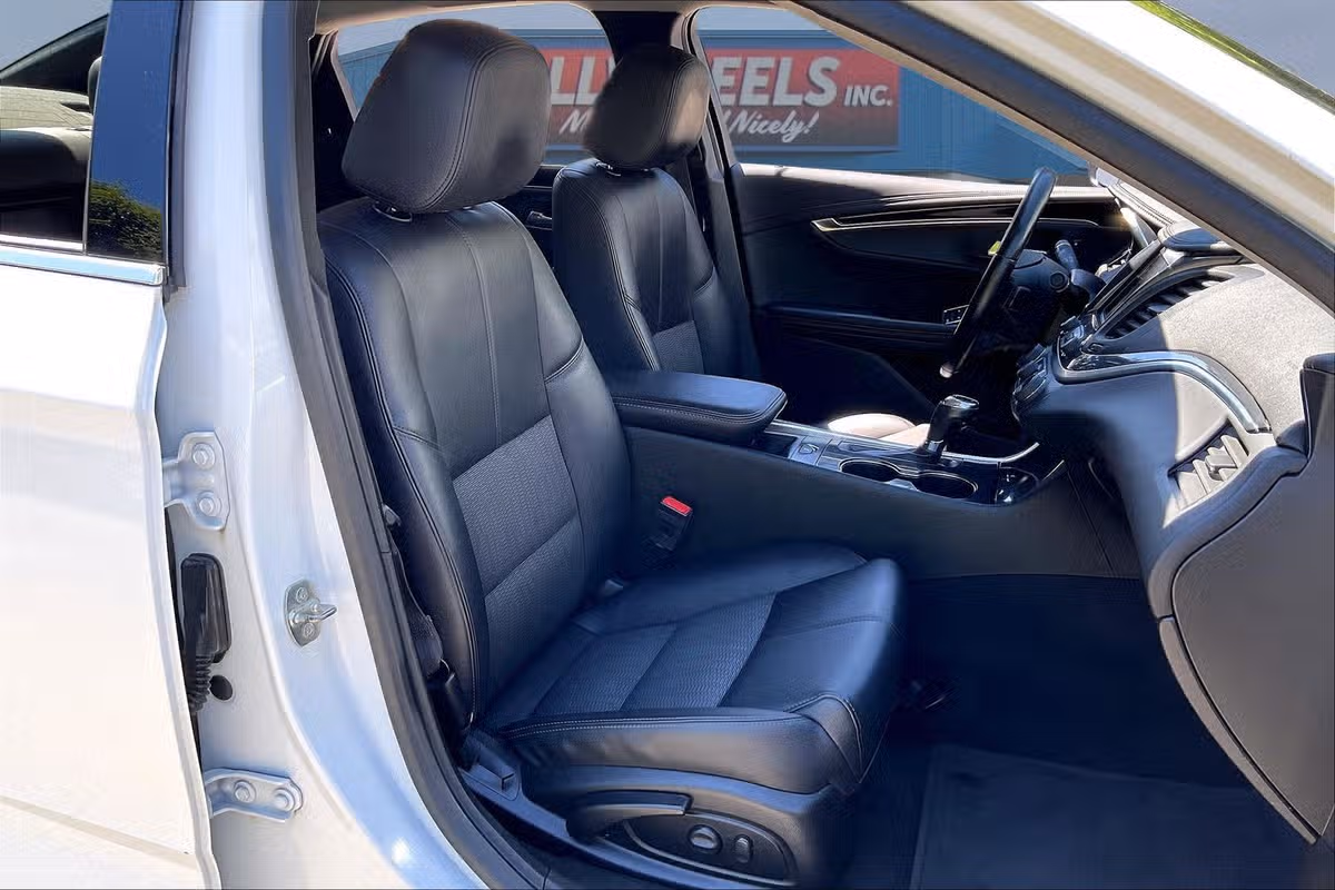 2019 Chevrolet Impala LT Image 7