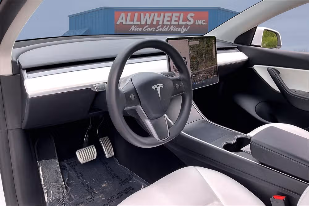 2020 Tesla Model Y Long Range Image 12