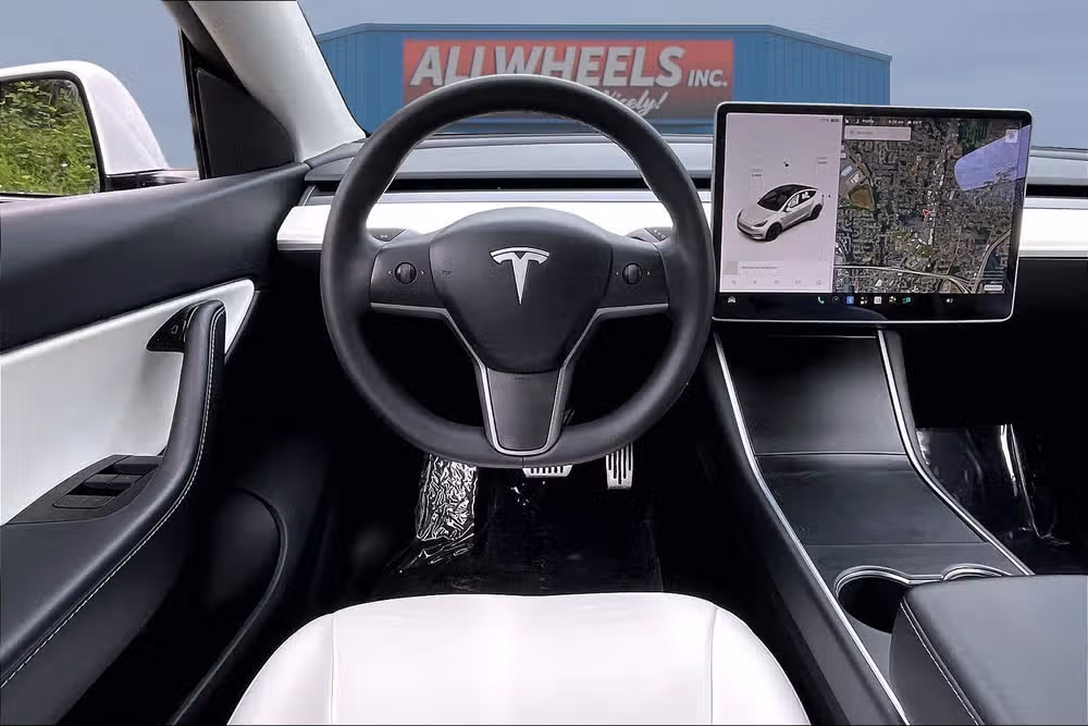 2020 Tesla Model Y Long Range Image 5