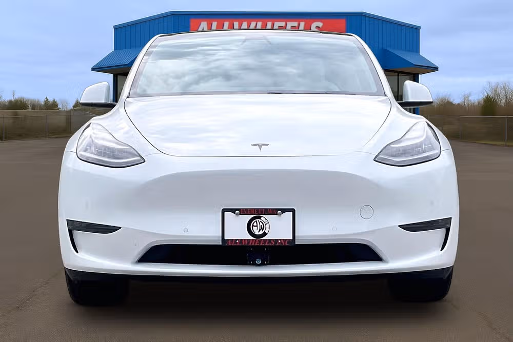2020 Tesla Model Y Long Range Image 3