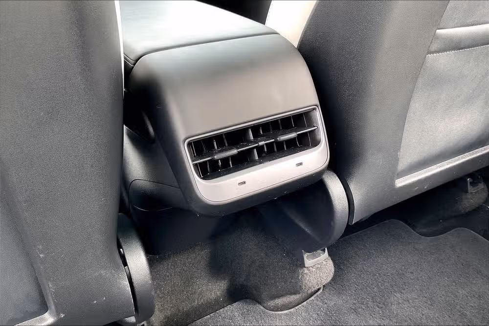 2020 Tesla Model Y Long Range Image 30