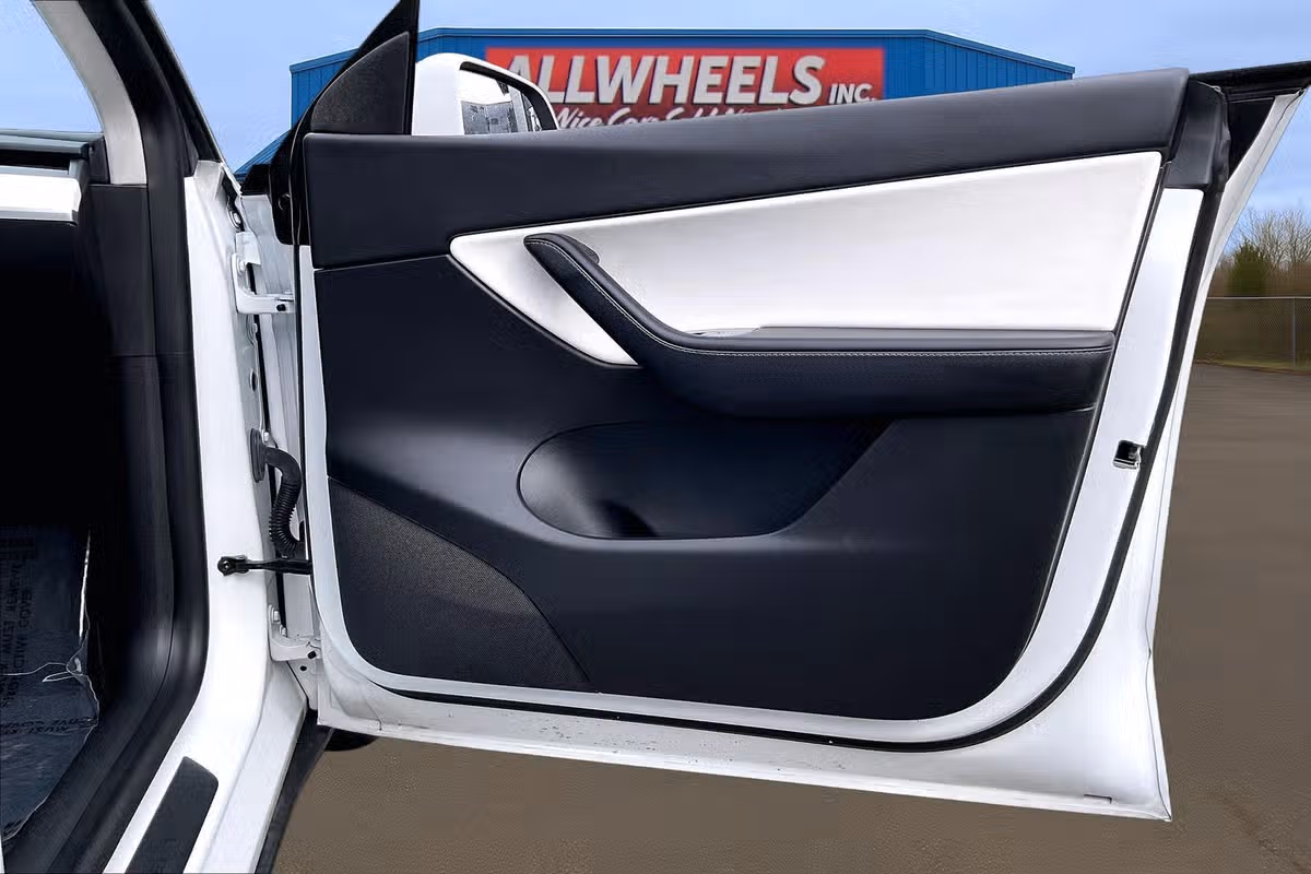 2020 Tesla Model Y Long Range Image 21