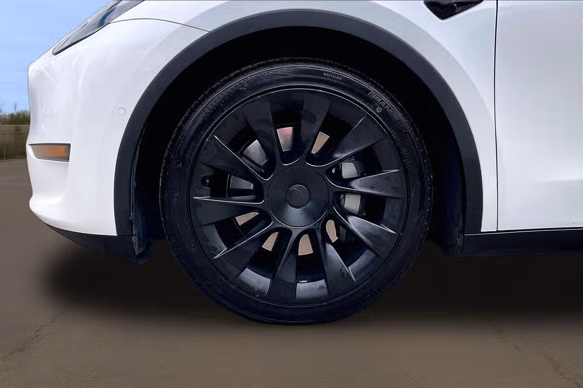 2020 Tesla Model Y Long Range Image 9