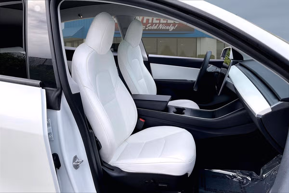 2020 Tesla Model Y Long Range Image 7