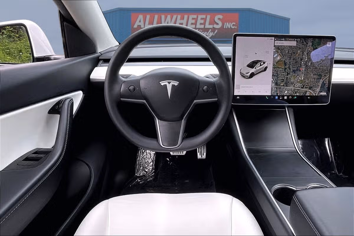 2020 Tesla Model Y Long Range Image 5