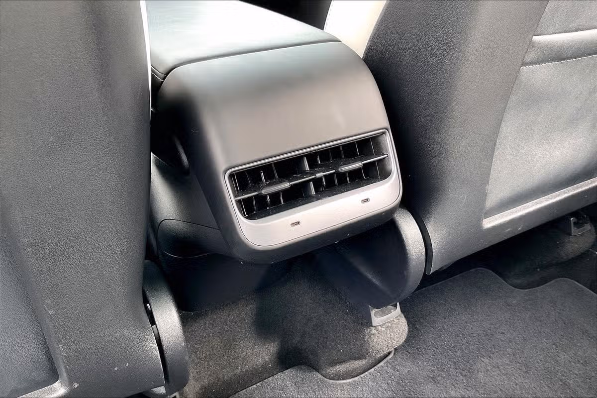 2020 Tesla Model Y Long Range Image 30
