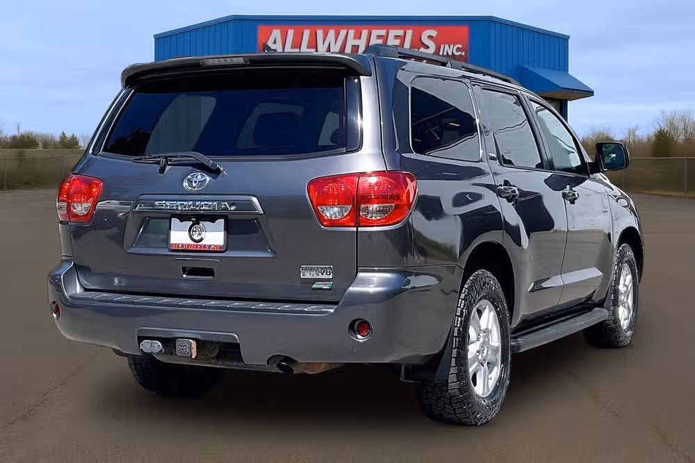 2013 Toyota Sequoia SR5 Image 11