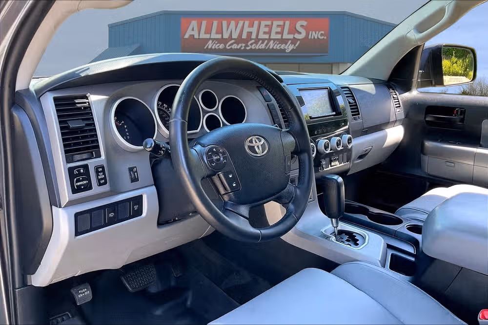 2013 Toyota Sequoia SR5 Image 12