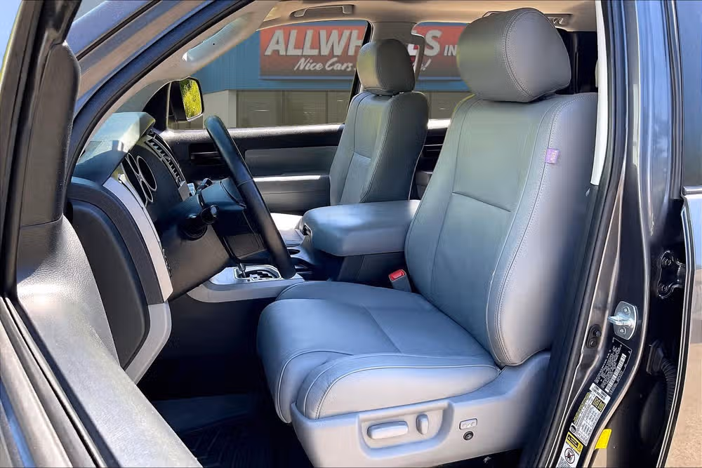 2013 Toyota Sequoia SR5 Image 23