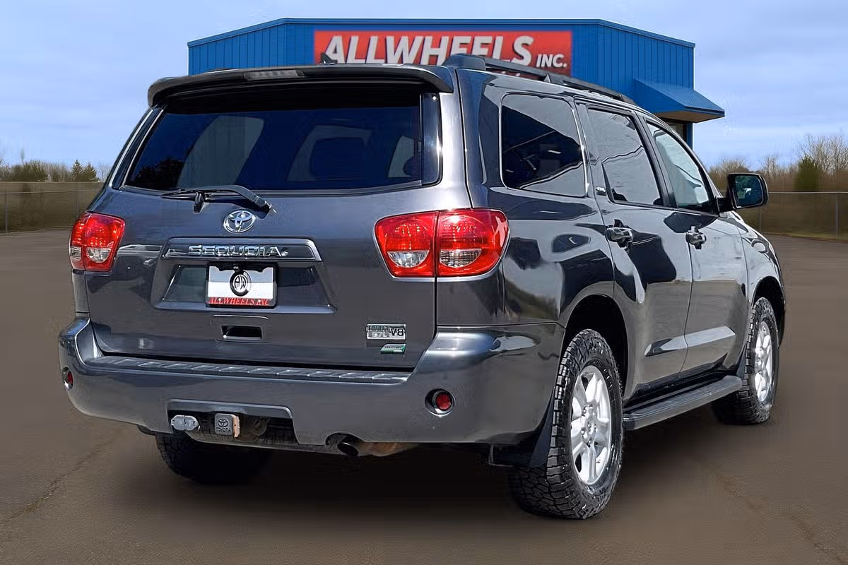 2013 Toyota Sequoia SR5 Image 11