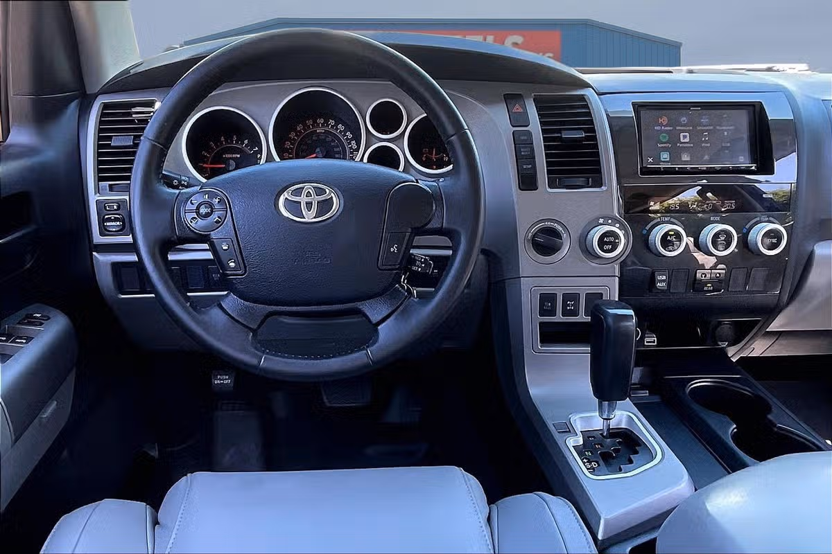 2013 Toyota Sequoia SR5 Image 5