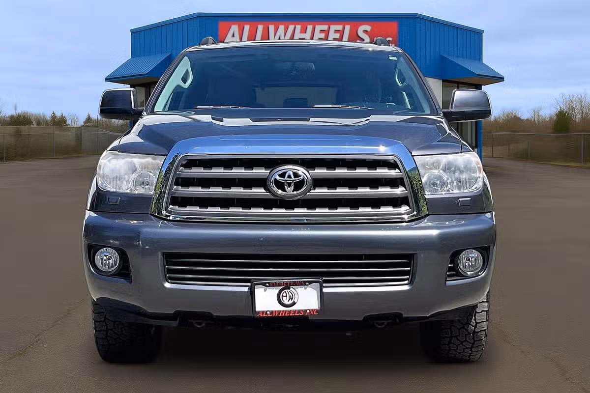 2013 Toyota Sequoia SR5 Image 3