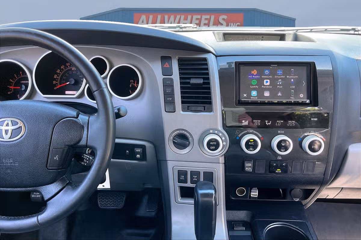 2013 Toyota Sequoia SR5 Image 6