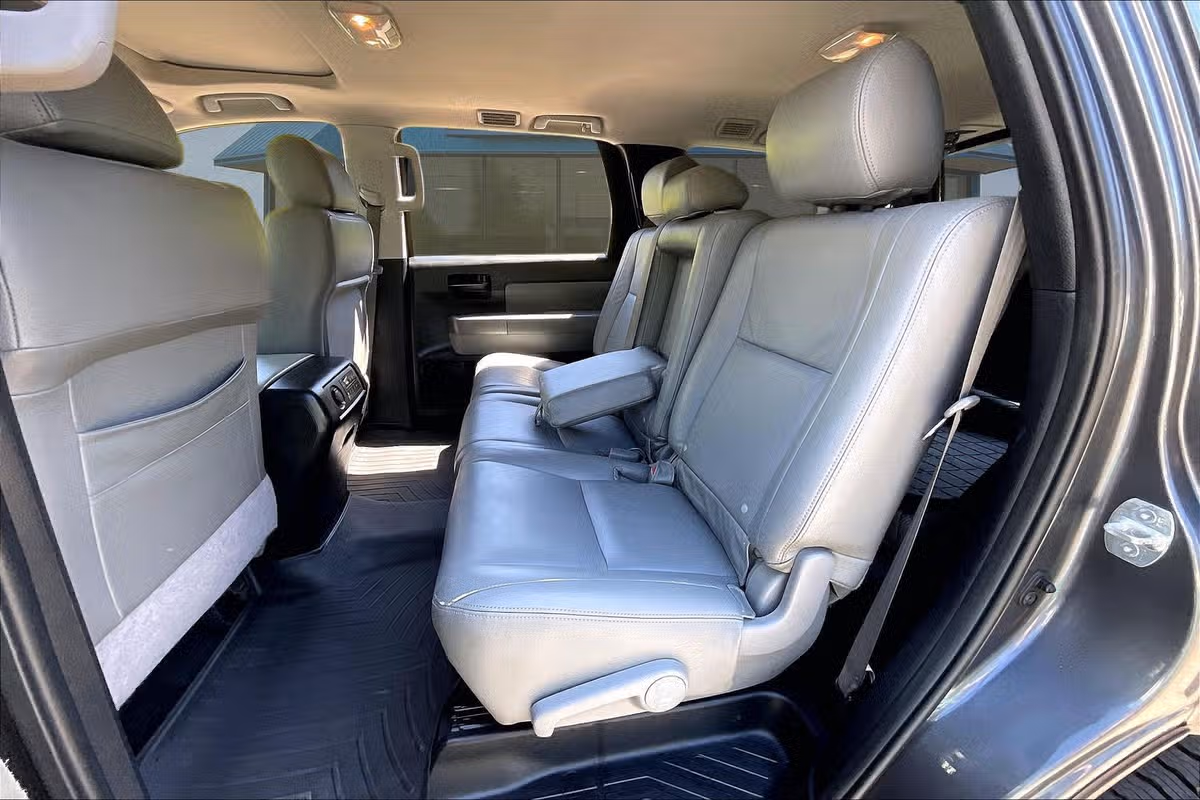 2013 Toyota Sequoia SR5 Image 24