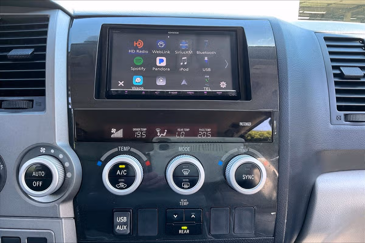 2013 Toyota Sequoia SR5 Image 29