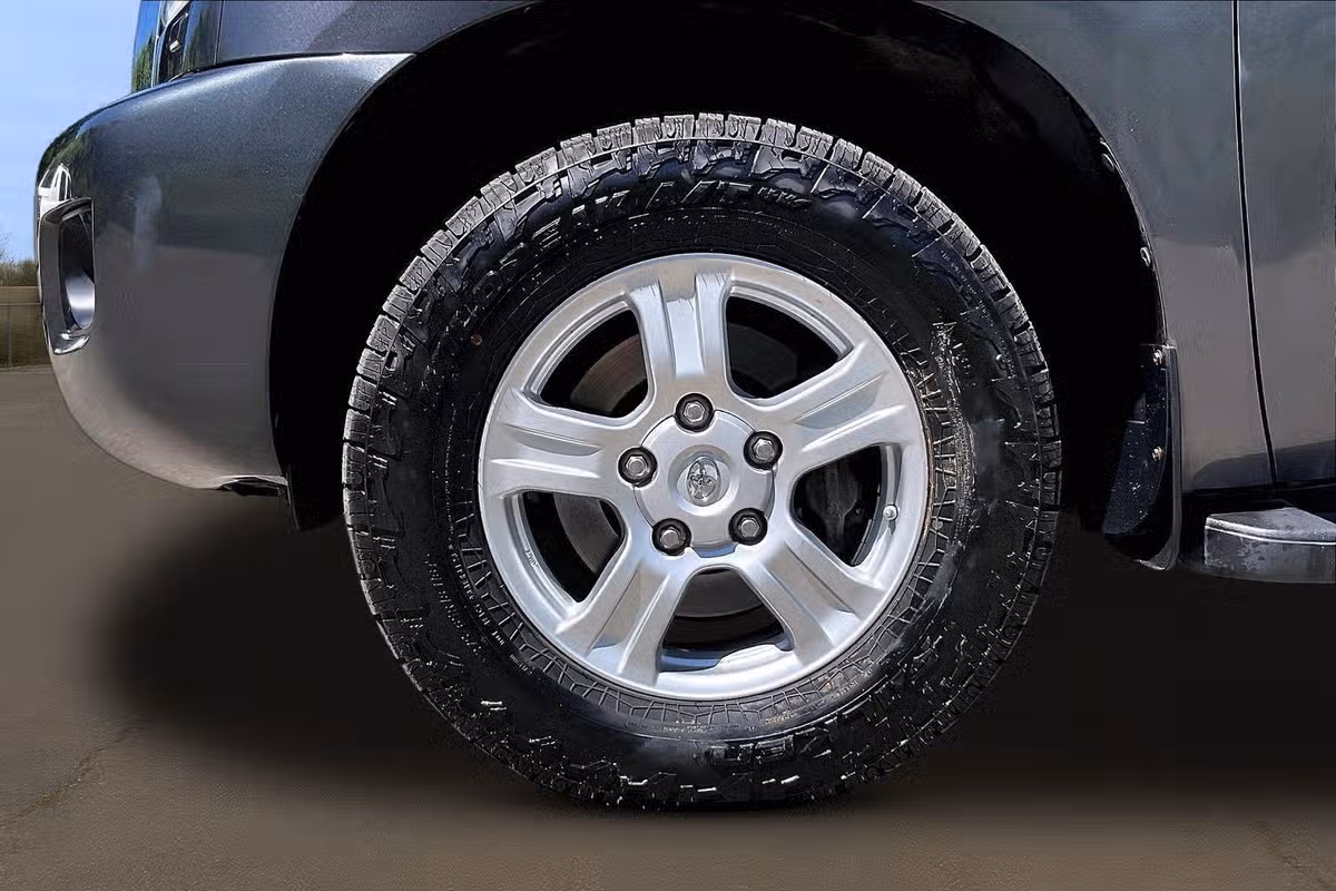 2013 Toyota Sequoia SR5 Image 9