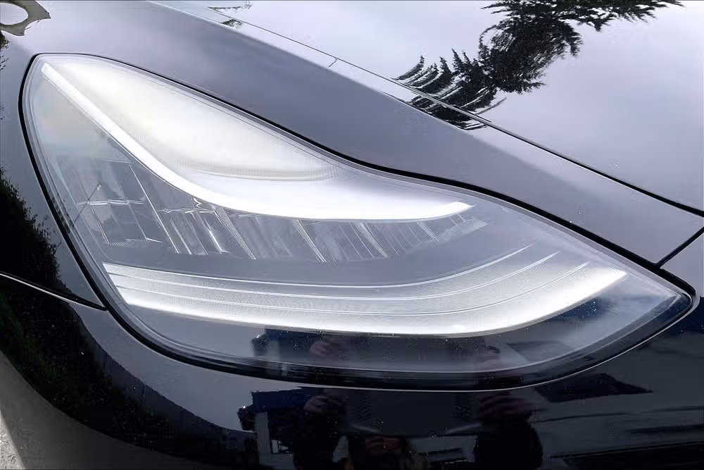 2019 Tesla Model 3 Mid Range Image 26