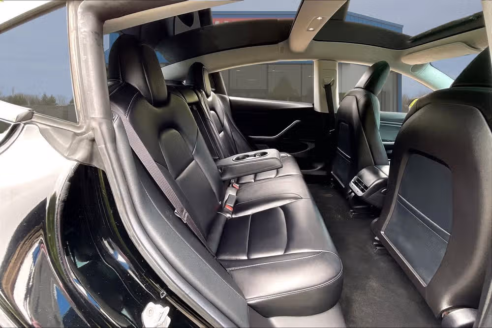 2019 Tesla Model 3 Mid Range Image 24