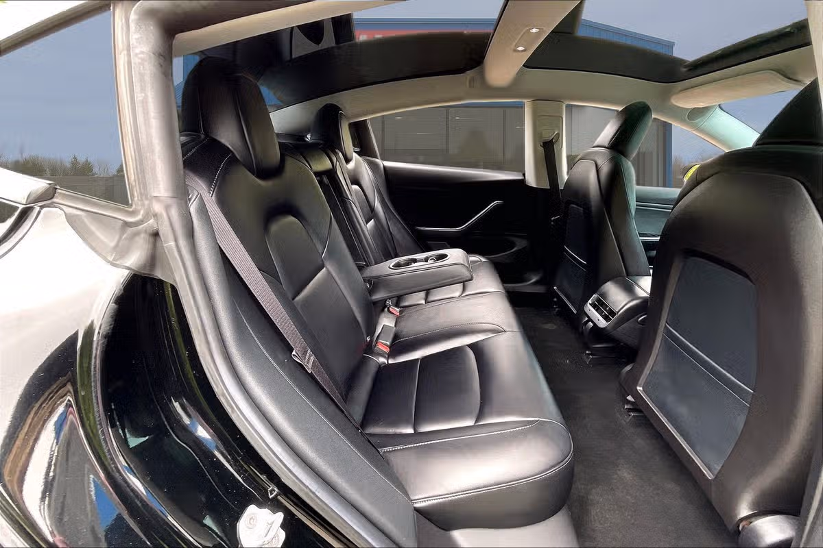 2019 Tesla Model 3 Mid Range Image 24