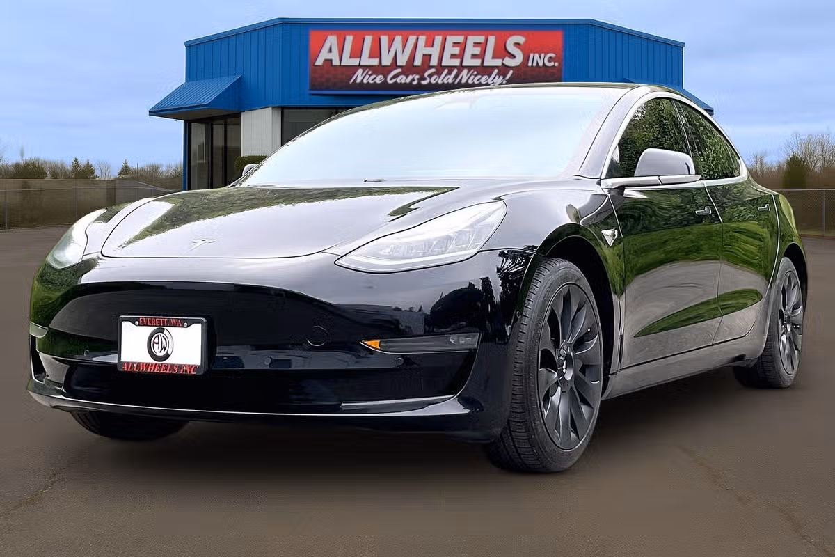 2019 Tesla Model 3 Mid Range Image 10