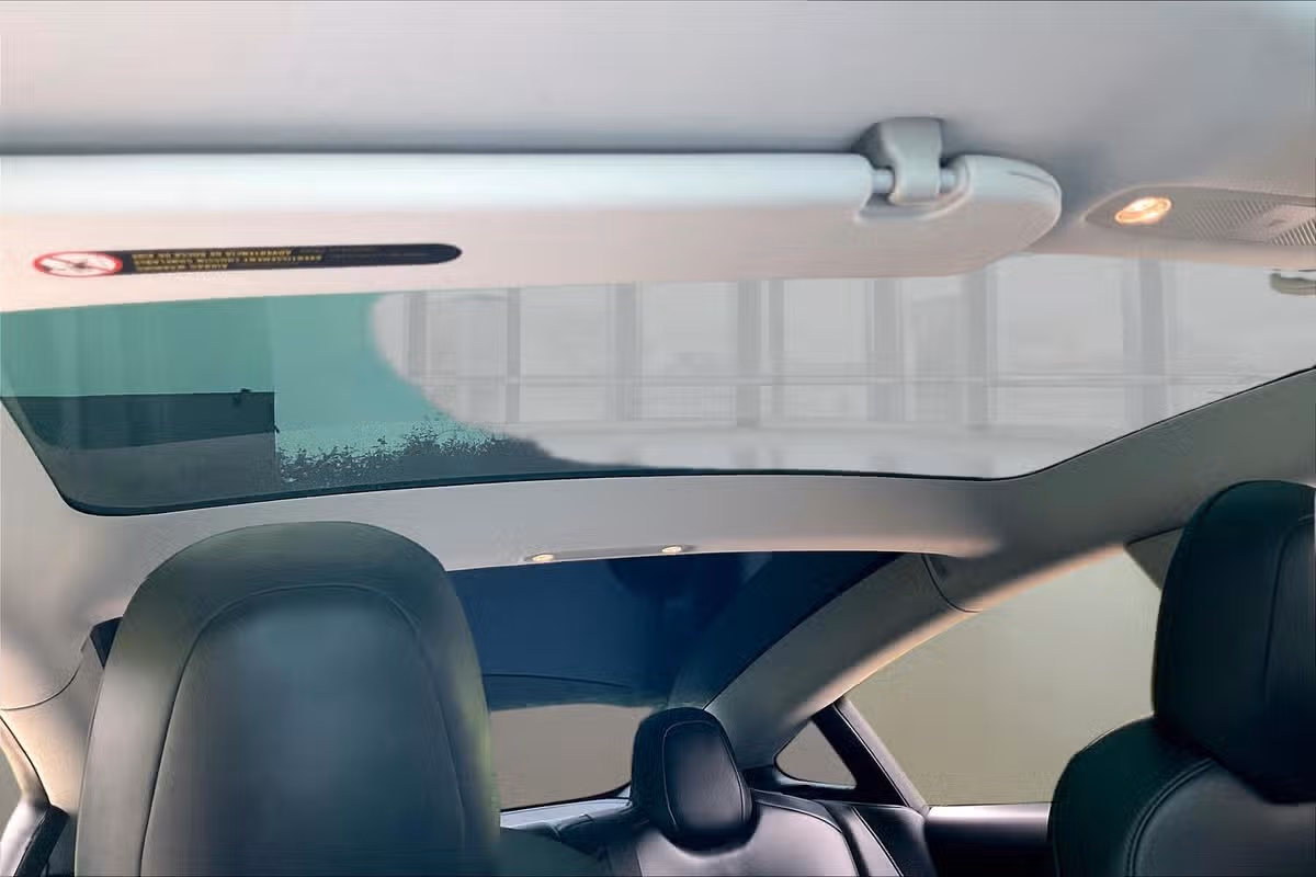 2019 Tesla Model 3 Mid Range Image 19
