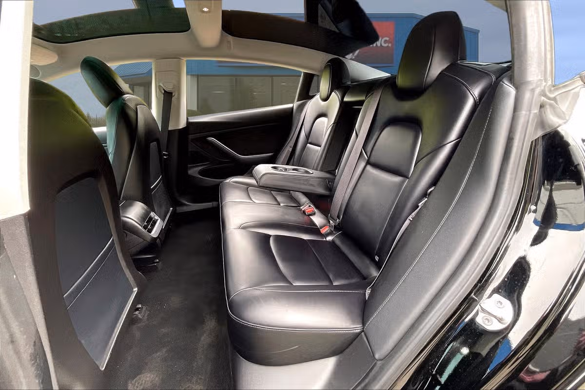 2019 Tesla Model 3 Mid Range Image 23