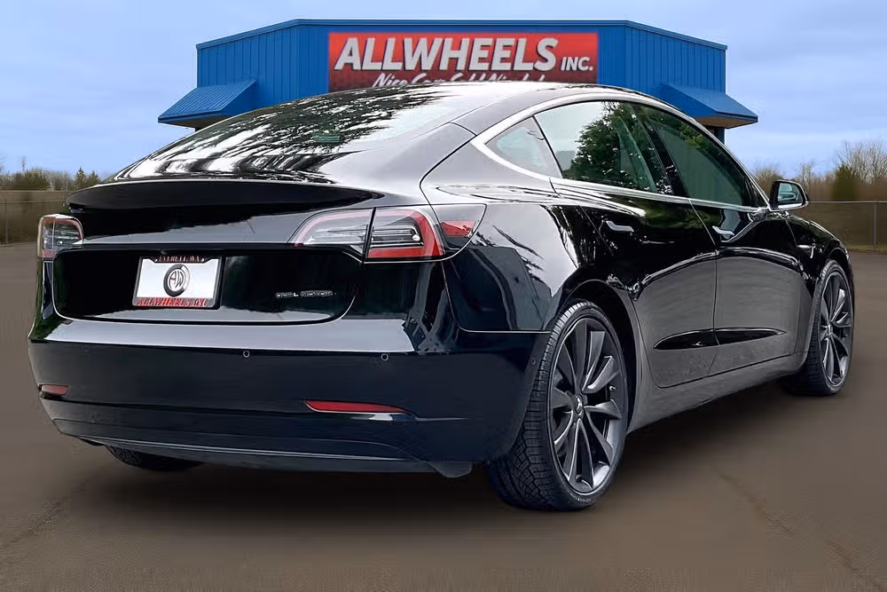 2020 Tesla Model 3 Performance Image 10