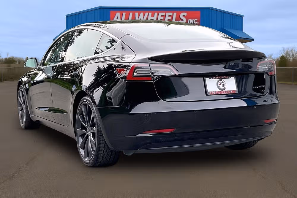2020 Tesla Model 3 Performance Image 2