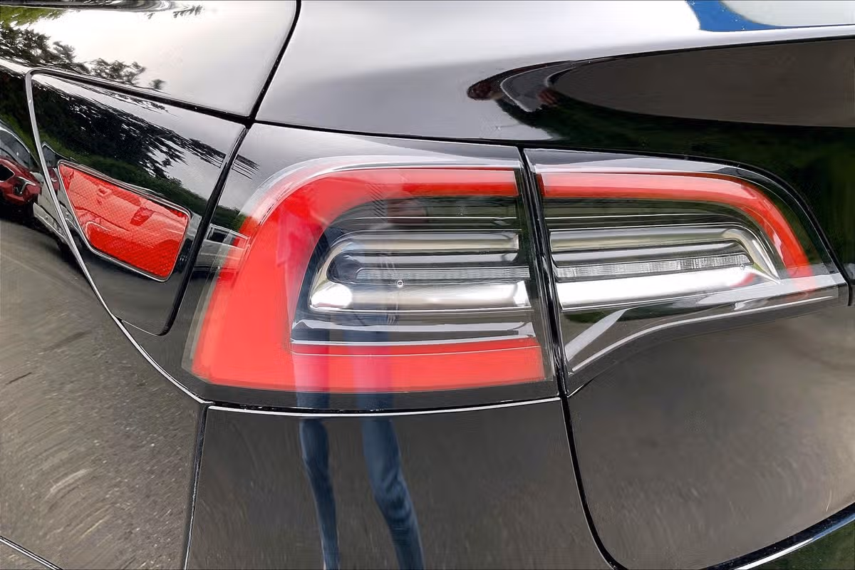 2020 Tesla Model 3 Performance Image 25