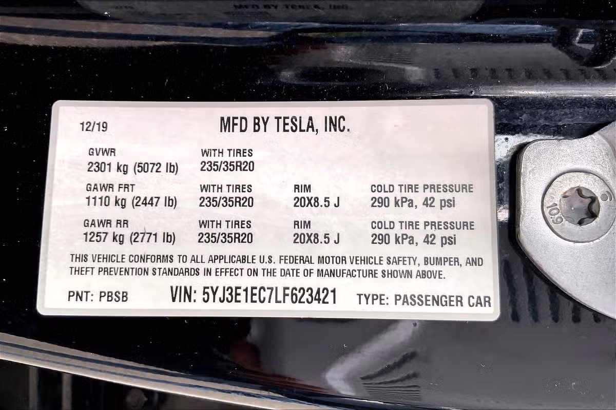 2020 Tesla Model 3 Performance Image 29