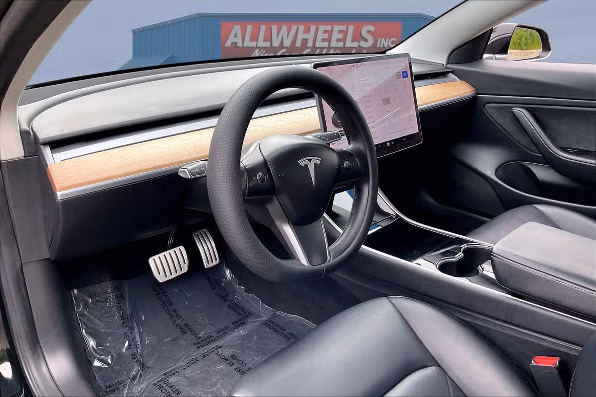 2020 Tesla Model 3 Performance Image 11