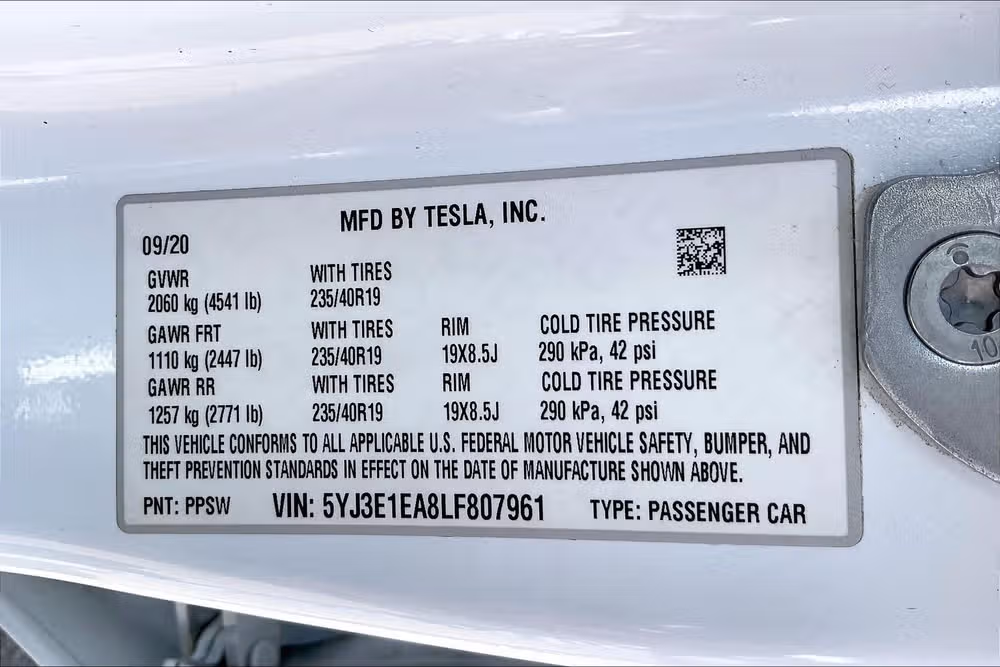 2020 Tesla Model 3 Standard Range Plus Image 31